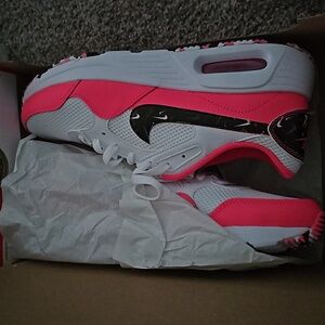 Brand new women tennis shoes